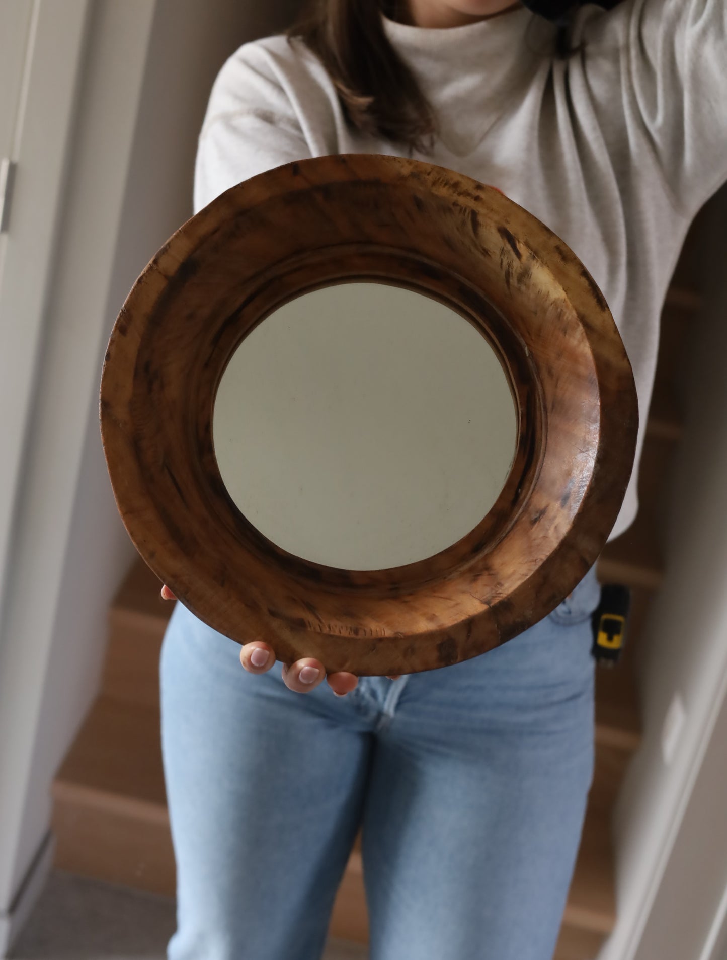 Klein rond houten spiegeltje