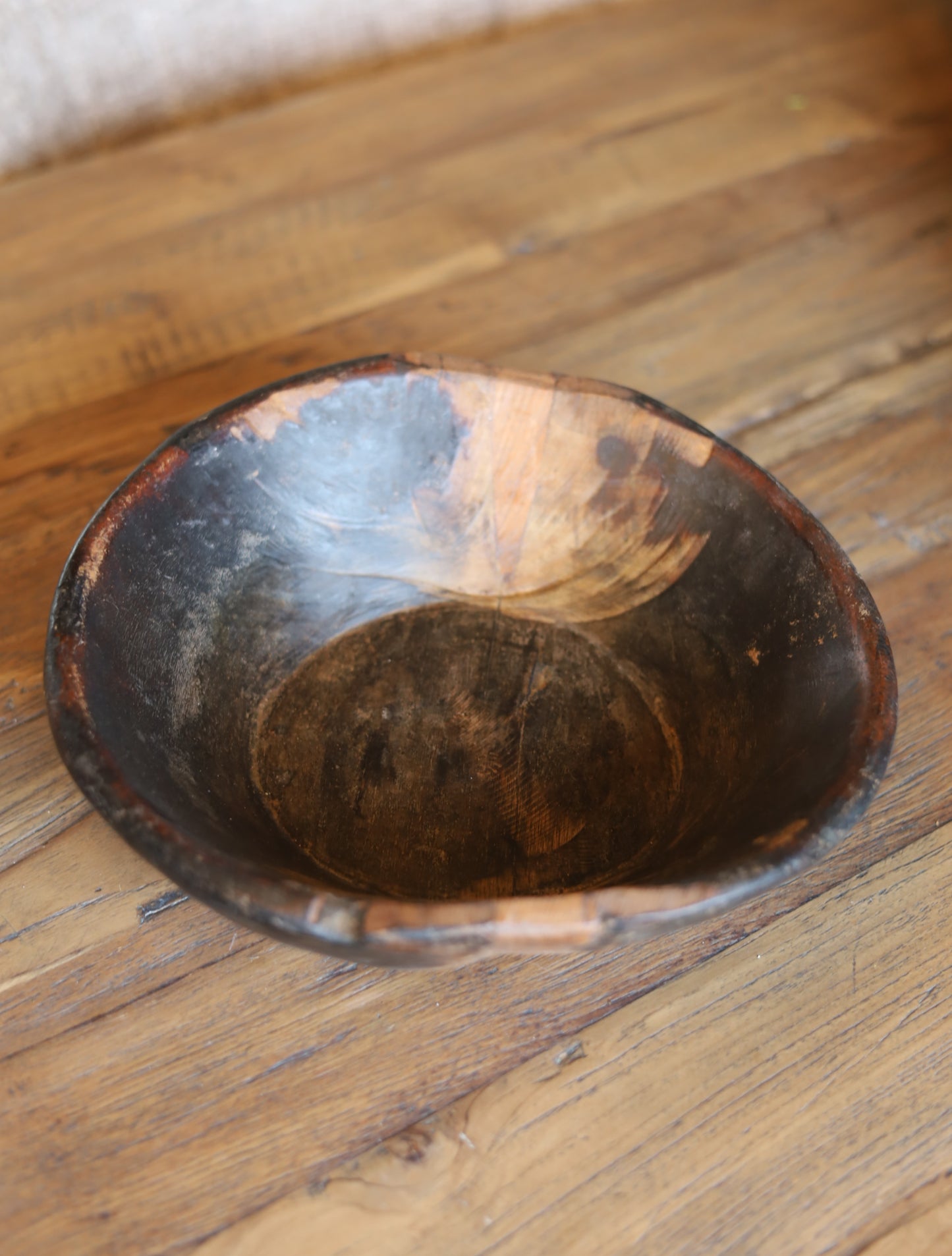 Oude houten ronde schaal
