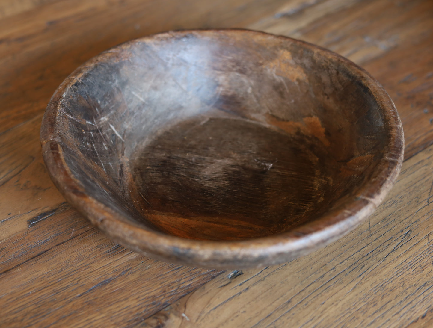 Oude houten ronde schaal