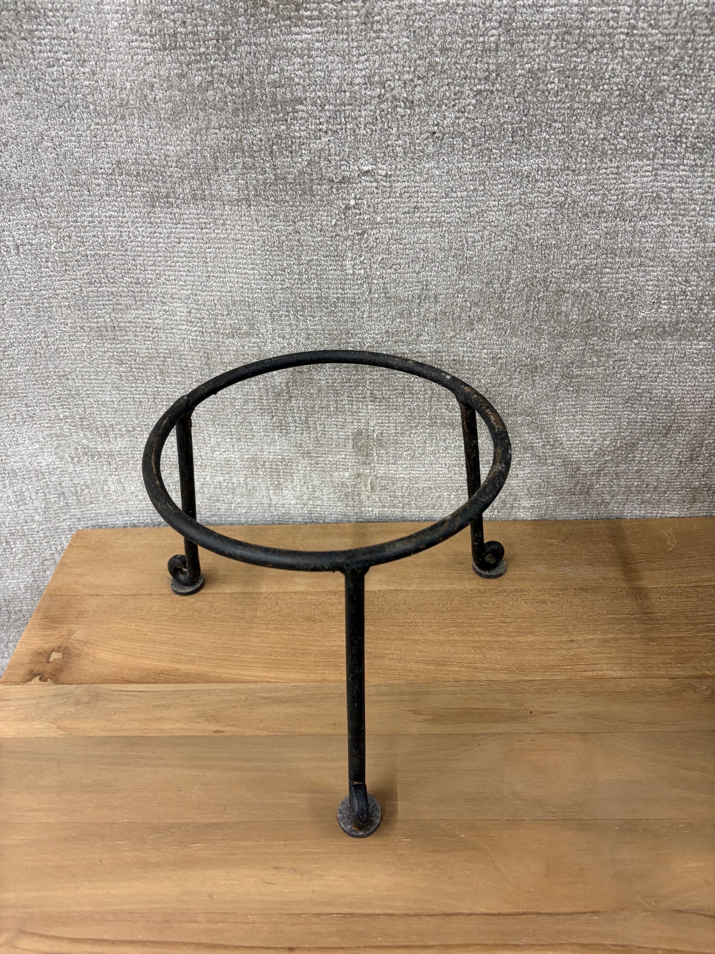 Kruik op statief  Nr 1