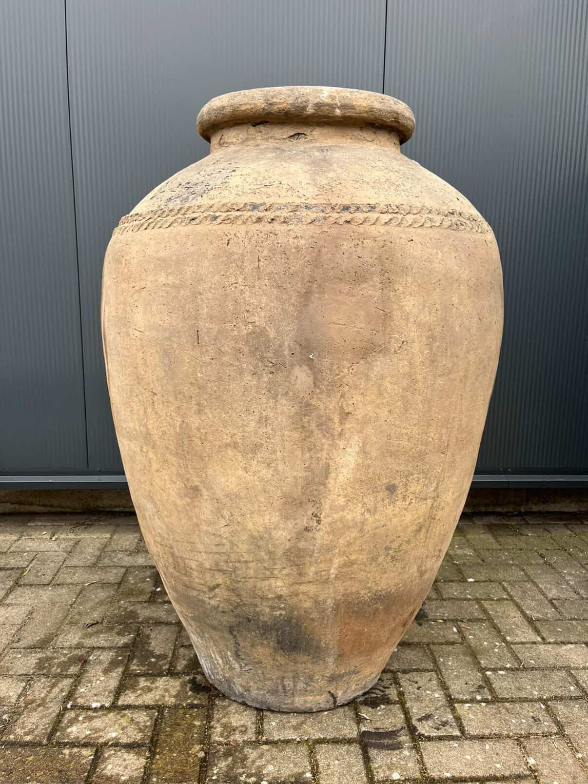 Grote authentieke oude kruik uit India Nr 2