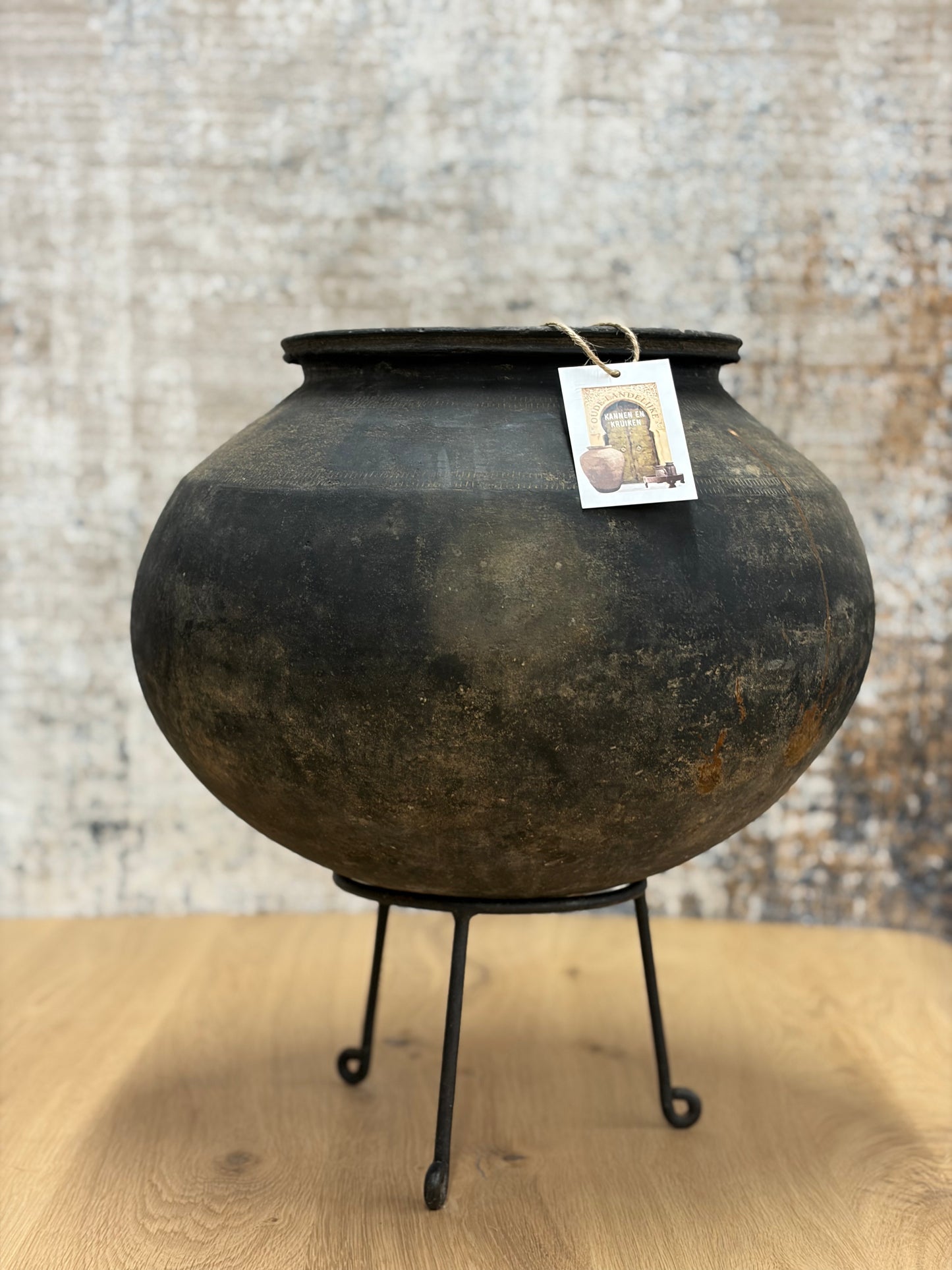Kruik op statief  Nr 3